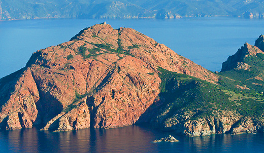 Promenade en bateau depuis Porto en Corse avec Alpana